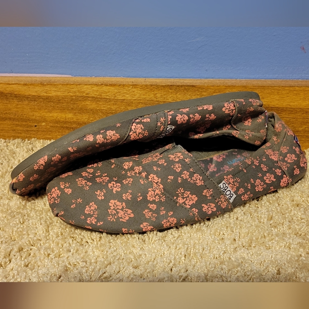 Bob's memoryfoam slip-ons very worn but still plenty of comfort